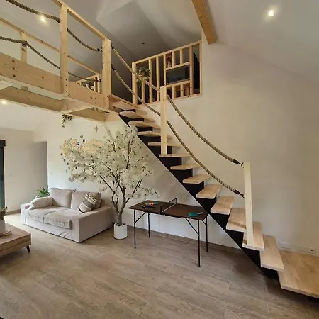 Maison Au Pied Du Puy-de-dome Holiday home *